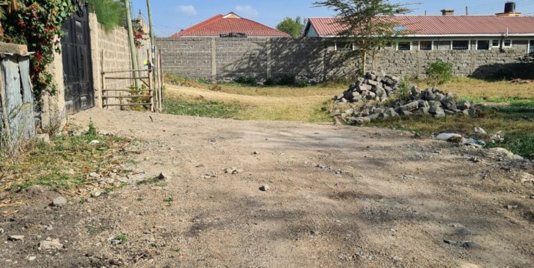 Kitengela 1/8th Plot for Sale